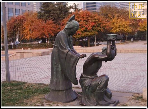 精忠報(bào)國(guó)校園雕塑.jpg