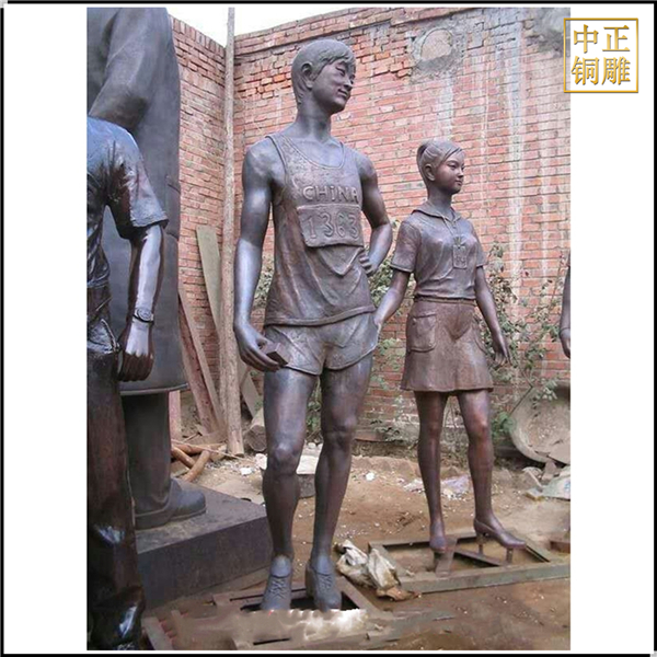 現(xiàn)代運(yùn)動人物銅雕塑.jpg
